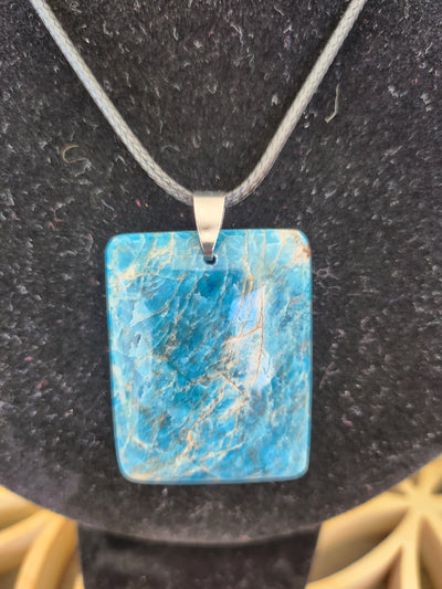 Pendentif en apatite bleue